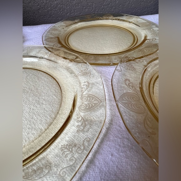 Vintage topaz yellow salad plates - Picture 6 of 11